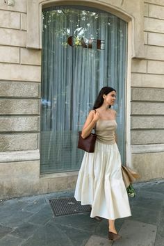 Flared White Skirt Outfit, Bustier Skirt Outfit, Midi Skirt White Outfit, Outfits With Cream Skirt, White Full Skirt Outfit, Ecru Skirt Outfit, Cream Summer Outfits, Tan Linen Skirt Outfit, Long White Cotton Skirt Outfit