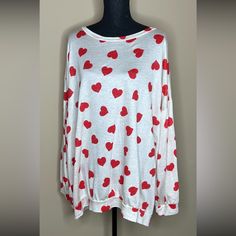 3xl Plus Size Cream Sweater Top With Red Hearts New With Tags. Casual Oversized Heart Print Tops, Oversized Heart Print Casual Tops, Trendy Heart Print Tops For Loungewear, Cute Heart Print Tops For Loungewear, Cute Tops With Heart Print For Loungewear, Heart Print Crew Neck Top For Loungewear, Red Heart Print Casual Top, Casual Red Heart Print Top, Red Tops With Heart Graphic For Fall