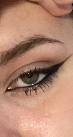 Inner Wing Eyeliner, Outlined Eyes, Maquillage On Fleek, Swag Makeup, Smink Inspiration, Makijaż Smokey Eye, Dope Makeup, Edgy Makeup