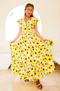 Trixie Dress in Sunflower – Ivy City Co Green Sunflower, Sunflower Dress, City Woman, Adorable Outfits, Brown And Green, Skirt With Pockets, Sunflower Print, Cotton Maxi, Maxi Dress Cotton