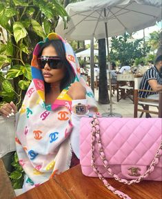 Pink Chanel Bag Outfit, Purse Photoshoot, Pink Chanel Bag, Chanel Bag Outfit, Luxury Lifestyle Women, Rich Girl Lifestyle, Bag Outfit, Pink Y2k