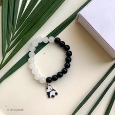 Glass Bead Bracelet Ideas Aesthetic, Bracelet Aesthetic Beads, Aesthetic Bead Bracelets, Aesthetic Bead Bracelet Ideas, Aesthetic Bracelets Beads, Glass Bead Bracelet Ideas, Panda Bracelet, Pulseras Ideas, Lazy Panda