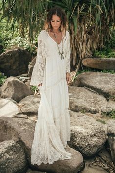 Boho Dress Boho Wedding Lace Dress Maxi Boho Dress White - Etsy Puff Sleeve Wedding Dress, Silver Cocktail Dress, Spell Dresses, Beautiful Long Dresses, Stil Boho, White Boho Dress, Bohemian Wedding Dress, Bohemian Wedding Dresses, Boho Lace