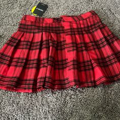 Never Worn With Tags Forever 21 Lined Mini Skirt, Forever 21 Mini Skirt, Forever 21 High-waisted Lined Mini Skirt, Forever 21 Red Mini Skirt, Red And Black Plaid Mini Skirt, School Skirt, Forever 21 Skirts, Forever 21, Stylish Outfits