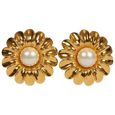 Chanel oversized and collectible daisy clip earrings with center faux made pearl. Come with original box. Vintage Designer Jewelry, Chanel Earrings, Chanel Jewelry, Big Earrings, Clip Earrings, Gold Jewelry Fashion, Dust Cover, Vintage Chanel, Pearl Drop Earrings