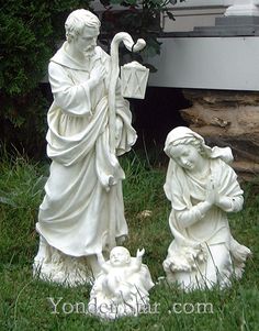 a statue of the virgin mary and child jesus