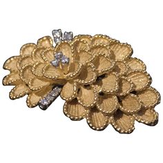 Beautiful circa 1960's 18 K gold and diamond floral brooch. Bead works all along each of the petal. With maker mark "J.L". Total weight 24.5 grams. Vintage Gold Brooch, Floral Brooch, Gold Brooch, Gold Brooches, Diamond Gold, Vintage Jewels, High Jewelry, Vintage Brooches, Makers Mark