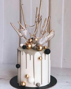 Cake Summer Wedding Cake Ideas, Latest Cake Design, Summer Wedding Cake, Summer Wedding Cakes, Elegant Birthday Cakes, Wedding Cake Ideas, Beautiful Birthday Cakes, Pretty Birthday Cakes