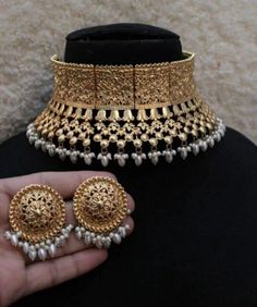 Indian Wedding Jewelry Sets, Antique Necklaces Design, New Gold Jewellery Designs, Choker Necklace Designs, Style Africain, Indian Bridal Jewelry Sets, Choker Designs, Bridal Jewellery Design, Jewelry Set Design