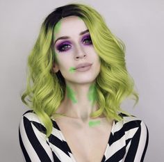 Green Ombre Wig, Lady Beetlejuice, Beetlejuice Girl, Beetlejuice Green, Beetlejuice Halloween Costume, Beetlejuice Makeup, Makeup Zombie, Beetlejuice Costume