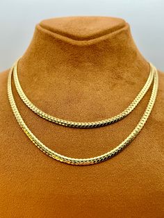 18k Gold Curb necklace,6.40 gr , 18" inches,4 mm, with lobster clasp . 18k Gold Curb  Bracelet ,3.13 gr , 7.5 " inches,4 mm with lobster clasp . Priced to sell! Compare our prices to other similar sellers! Arrives in a GIFT BOX and includes FREE SHIPPING within the USA and Canada. International shipping is available at the most economical rates on ETSY. I HAVE BEEN IN THE JEWELRY BUSINESS ALL MY LIFE. I am a second -generation family member making gold and jewelry. Please feel free to ask me any Men Gold Chain, Men's Necklace Gold, Gold Necklace For Men, Real Gold Chains, Mens Cross Necklace, Gold Jewelry Gift, Best Gifts For Him, Real Gold Jewelry, Gifts For Fiance