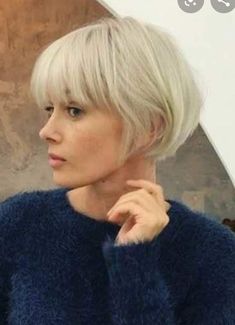 Short Hair Designs, Chin Hair, Messy Bob Hairstyles, Short Grey Hair, Short Choppy Hair, Short Hair Styles Pixie, Hair Game, Grow Out