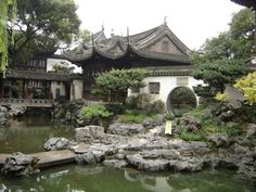 Japanese Traditional House, Chinese Mansion, Japanese Mansion, Chinese Courtyard, Chinese House, Ancient Chinese Architecture, Mansion Exterior, China Architecture, Japanese Style House