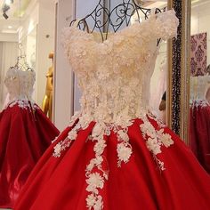 Red Off-shoulder Dress With Sweep Train, White Off-shoulder Dress For Debutante Ball, Quinceanera Pink, Red And White Weddings, Satin Ball Gown, Elegant Ball Gowns, Satin Evening Dresses