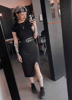 Alternative Fashion Business Casual, Modern Alt Fashion, Work Appropriate Goth Outfits, Edgy Professional Outfits Summer, Grown Up Goth Style, Alternative Interview Outfit, Adult Punk Outfits, Summer Corporate Goth Outfits, Business Casual Grunge Outfits