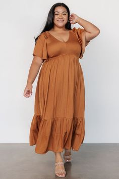 Our Lovell Smocked Midi Dress in Copper is a beautiful staple dress for your wardrobe! This pretty dress can be dressed up or dressed down! The perfect dress for any occasion! Cocktail Jumpsuit, Staple Dress, Destination Dress, Baltic Born, Dark Copper, Romper Outfit, Velvet Fashion, Pretty Dress, Copper Color