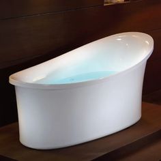 The AM1800 is an air bubble bathtub from EAGO. This bathtub's oval-shaped design and clean aesthetic look add a touch of sophisticated elegance to its exterior. Plus, it has a white finish that complements modern bathroom decor, and can be paired with any tub filler. This is a classic soaking bathtub, bringing you back to a classic relaxation of deep quiet soak, just like old times.With an overall depth of 24" and an overall length of 70", this soaking bathtub is deep enough to comfortably accommodate people of different heights. In terms of installation, the freestanding configuration of this bathtub allows you to install it anywhere in your bathroom as long as it has a floor drain outlet. This fantastic feature lets you customize your bathroom space according to your preferences. For add Beautiful Bathtubs, Air Bathtub, Air Tub, Malibu Home, Jetted Bath Tubs, Whirlpool Tub, Bath Water, Acrylic Bathtub, Whirlpool Bathtub