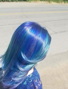 All Over Blue Hair Color, Dark Blue Hair Light Blue Highlights, Multi Blue Hair, Cute Hair Ideas Color, Dyed Hair On Curly Hair, Full Dyed Hair, Purple Roots Blue Hair, Blue Hair With Blue Highlights, Light And Dark Blue Hair