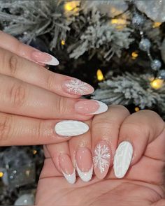 White Almond Christmas Nails, Xmas Almond Nails, Christmas Nail Inspo Almond, Almond Xmas Nails, White Christmas Acrylic Nails, Christmas Engagement Nails, White Christmas Nails Almond, December Nails Almond, Fancy Christmas Nails