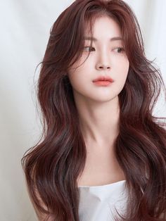 Pink brown Korean hair color Korean Hair Color Ideas, Korean Hair Dye, Asian Brown Hair, Brown Hair Korean, Beige Hair Color, Kpop Hair Color, Red Brown Hair Color, Tan Skin Blonde Hair, Hair Color Asian