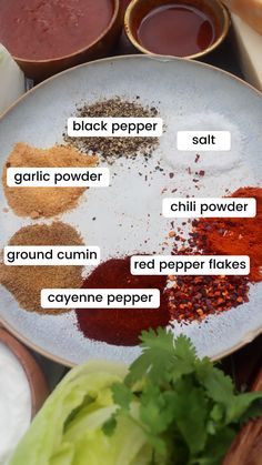 Black pepper, salt, garlic powder, chili powder, red pepper flakes, cayenne pepper and cumin ingredients on a white plate for an easy fajita seasoning recipe. Smoked Chicken Rub, Fajita Seasoning Recipe, Homemade Seasoning, Smoked Bbq, Homemade Fajita Seasoning, Taco Ingredients, Seasoning Recipe