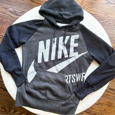 Vintage Nike Size Small Dark Grey Sleeves Light Grey With White Design Hoodie Really Great Condition Feels Good Quality Never Worn Design Hoodie, Nike Pullover, White Nike, Grey Light, Vintage Nike, White Design, White Nikes, Hoodie Design, Pullover Sweater