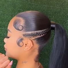 ULit Hair, Make U Lit on Instagram: "That's definitely fireeee🔥🔥 This ponytail looks soooo GOOD!!!😍😍🫶🏾💕 Perfect work by @dipped_by_rose 🔥🔥 Click the link in my bio & folllow @ulithaircompany for more hair inspiration! Website: http://www.ulithair.com #quickweave #ponytail #sleekponytail #highponytail #extendedponytail #straighthair #straightbundles #hairbundles #hairweaves #naturalhair #naturalhairstyles #hairextensions #atlweaves #sewinweaves #atlantahairstylist #miamihairstylist #hous Quickweave Ponytail, Ponytail Looks, Straight Bundles, Quick Weave