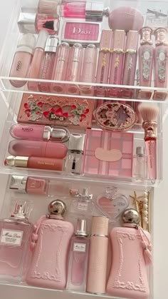 Rangement Makeup, Makeup Beauty Room, Alat Makeup, Pink Lifestyle, Pretty Skin Care, Contour Makeup