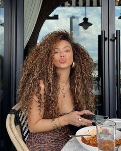 Curly Hair Inspiration, Curly Hair Tips, Long Curly Hair, Afro Hairstyles, Big Hair, Aesthetic Hair