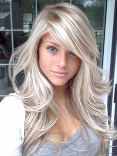 Platinum With Caramel Lowlights, Balayage For Brunettes, Red Lowlights, Trendy Highlights, Diy Ombre Hair, Highlights For Brown Hair, Blonde Lowlights, Rambut Brunette, Fashion Events