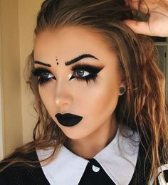 Black Eyeshadow Makeup, Black Lipstick Look, Fete Emo, Witchy Makeup, Halloween Makeup Witch, Makeup Zombie, Halloweenský Makeup, Halloween Make-up Looks, Angel Makeup