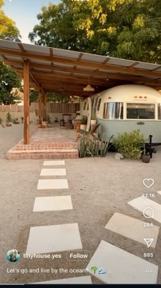 Porch For Camper, Rv Shelter, Rv Interior Remodel, Airstream Remodel, Rv Home, Caravan Ideas, Camping Set Up, Airbnb Ideas, Rv Homes