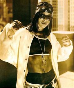 90s Rnb Fashion, Aaliyah Fashion, Aaliyah 90s, 90s Hip Hop Outfits, Aaliyah Aesthetic, Aaliyah Outfits, Black 90s Fashion, Rip Aaliyah, Looks Hip Hop