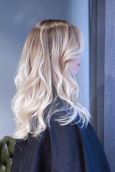 Silver Blonde Long Hair, Nordic Blonde, Hairstyles Balayage, Hair Color Caramel, Caramel Hair, Silver Blonde, Ash Blonde Hair, Short Hair Balayage