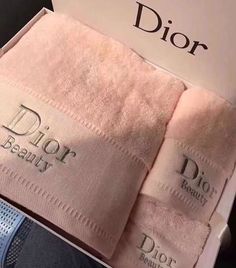 Profumo Victoria Secret, Koleksi Makeup, Short Love Quotes, Dior Aesthetic, Dior Girl, Pink Towels, Pink Girly Things, Girly Accessories