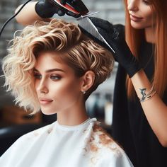 Bald Head Women, Shoulder Length Curly Hair, New Hair Do, Blonde Fashion, Lazy Hairstyles, Rockabilly Hair, Hair Patterns, Short Hair Pixie Cuts, Asymmetrical Bob