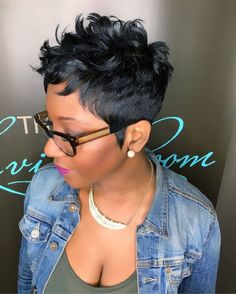 964 Synes godt om, 13 kommentarer – The Living Room Hair Lounge (@thelivingroomhairlounge) på Instagram: "Cut/Style by: Stephanie Anderson ✂️✂️✂️✂️ #Short hair #ferndalehairstylist #pixiecut…" Hair 2018, Short Black Hairstyles, Black Hairstyles, Cute Hairstyles For Short Hair