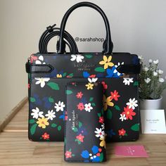 100% Authentic Kate Spade Staci Sailing Floral Medium Satchel Comes With A Matching Wallet Black Multi And Gold Hardware Brand New With Tags 10.5” (Width) X 8.5” (Height) X 5” (Depth). Medium Size Handles Are 5” Drop Long Shoulder Strap Included Kate Spade Staci, Kate Spade Purse Black, Kate Spade Satchel, Bags Kate Spade, Black Leather Satchel, Grey Bag, Floral Bags, Pink Handbags, Pretty Bags