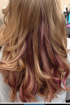 Pink highlights , long hair Pink Hair Streaks, Pink Hair Highlights, Pink Streaks, Pink Blonde Hair, Pink Hair Dye, Peekaboo Hair, Hair Streaks, Pink Highlights, Peinados Fáciles Para Cabello Corto