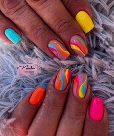 Beach Nail Art, Unghie Sfumate, Summer Gel Nails, Colorful Nail Art, Colorful Nail, Summery Nails, Bright Nails, Short Acrylic Nails Designs