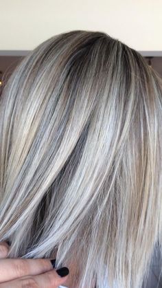 Grey Hair Inspiration, Covering Gray Hair, Gray Hair Growing Out, Silver Hair Color