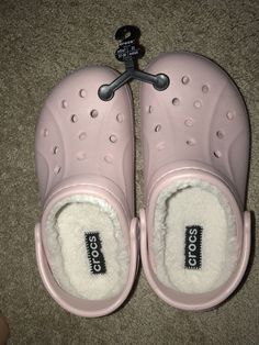 Pink Fuzzy Crocs, Light Pink Crocs, Dark Red Converse, Fuzzy Crocs, Crocs Pink, Crocs Boots, Dr Shoes