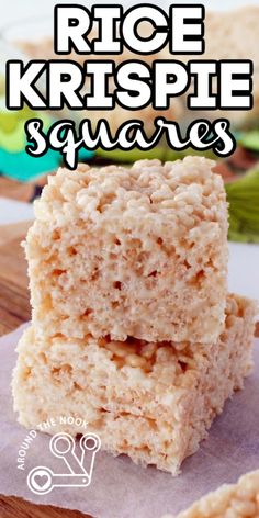 two easy rice Krispie squares stacked on parchment paper, with a title Soft Rice Krispie Treats, Rice Krispie Treats Original Recipe, Rice Crispy Squares, Homemade Rice Krispies, Rice Krispie Bars, Homemade Rice Krispies Treats, Rice Krispie Squares, Ms Recipes, Rice Krispie Cereal