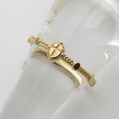 RR2070 Rose Rosary Ring 14K 18K Solid Gold Cross Weight : Approx 1.37g±30% Width:Approx 1.54mm±10% Thickness: Approx 1.32mm±10% =Option Yellow Gold White Gold Pink Gold *Ring weight varies according to size. Shipping Method Shipment EMS Express Mail Service It usually takes 5~10 working days for the package to arrive from the date of shipment depending on the country and postal system. Rose Rosary, Rosary Ring, Pink Gold Rings, Gold Minimalist Jewelry, Handmade Gold Ring, Beachy Jewelry, Dope Jewelry, Solid Gold Jewelry, Cute Rings