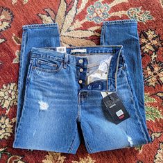 Nwt Levi's Wedgie Button Fly Jeans. Lightly Distressed Aesthetic. Size 28 Levis Wedgie Jeans, Denizen Jeans, Wedgie Jeans, Levis Bootcut, Cropped Wide Leg Jeans, Tapered Leg Jeans, Levi’s Jeans, Size 28 Jeans, Levi’s 501