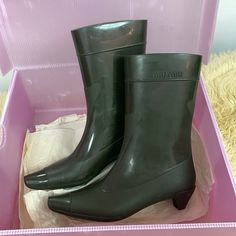 Lots Of Life In These Gorgeous Kitten Heel Rain Boots. Comfortable And Stylish. Size 7/37 European Top Rated Seller Speedy Delivery Non Smoke Home Pet+Fur Free Home Clean Tested Disease Free Santized Before Purchase Heel Rain Boots, Runway Archive, Green Rain Boots, Black Motorcycle Boots, Kitten Heel Boots, Boots Comfortable, Black Rain Boots, Heeled Rain Boots, Miu Miu Shoes