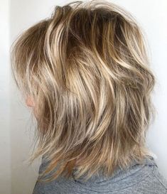 Blonde Sun-Kissed Messy Bob Razor Cut Hairstyles, Medium Layered Haircuts, Medium Layered Hair, Bob Hairstyles For Thick, Cut Hairstyles, Medium Layered