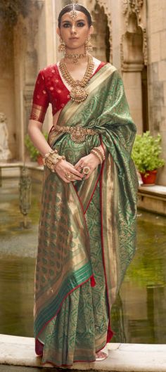 Green color Saree in Banarasi Silk fabric with Weaving, Zari work Banarasi Saree Look For Wedding, Stone Weaving, Green Color Saree, Blue Color Saree, Reception Saree, Reception Lehenga, Wedding Green, Zari Work, Saree Look