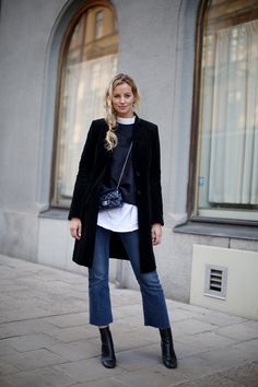 layers Casual Chique Stijl, Chique Outfit, Black And White Outfit, Cropped Flares, Mode Inspo, Fall Winter Outfits