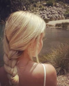 Pretty Blonde Model, Malibu Barbie Doll, Blended Blonde, Blonde Aesthetic, Hairstyles 2024, Shotting Photo, Blonde Hair Inspiration, Look Here